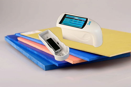 光泽度仪在精密制造领域的应用 以PVC制品与电子美容仪为例